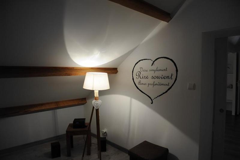 Ecrin D' Amour Suite Romantique Avec Jacuzzi Castels ภายนอก รูปภาพ