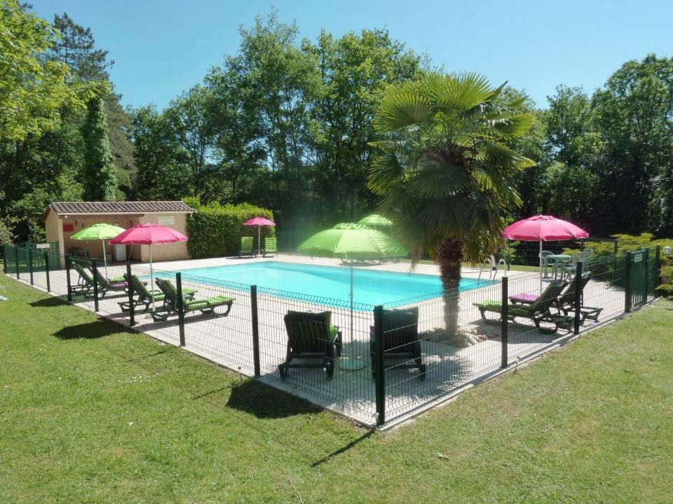 Ecrin D' Amour Suite Romantique Avec Jacuzzi Castels ภายนอก รูปภาพ